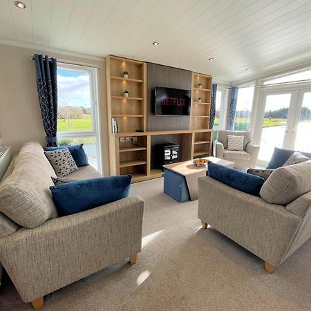 Luxury Lakeside Lodge With Htub Beautiful Views アナン エクステリア 写真