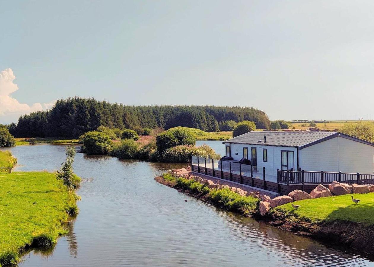 Luxury Lakeside Lodge With Htub Beautiful Views アナン エクステリア 写真