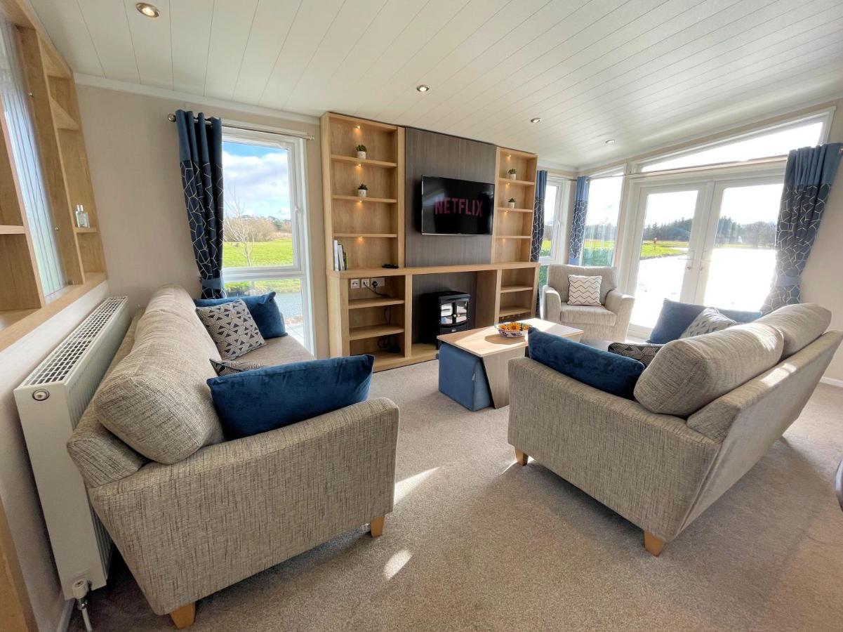 Luxury Lakeside Lodge With Htub Beautiful Views アナン エクステリア 写真