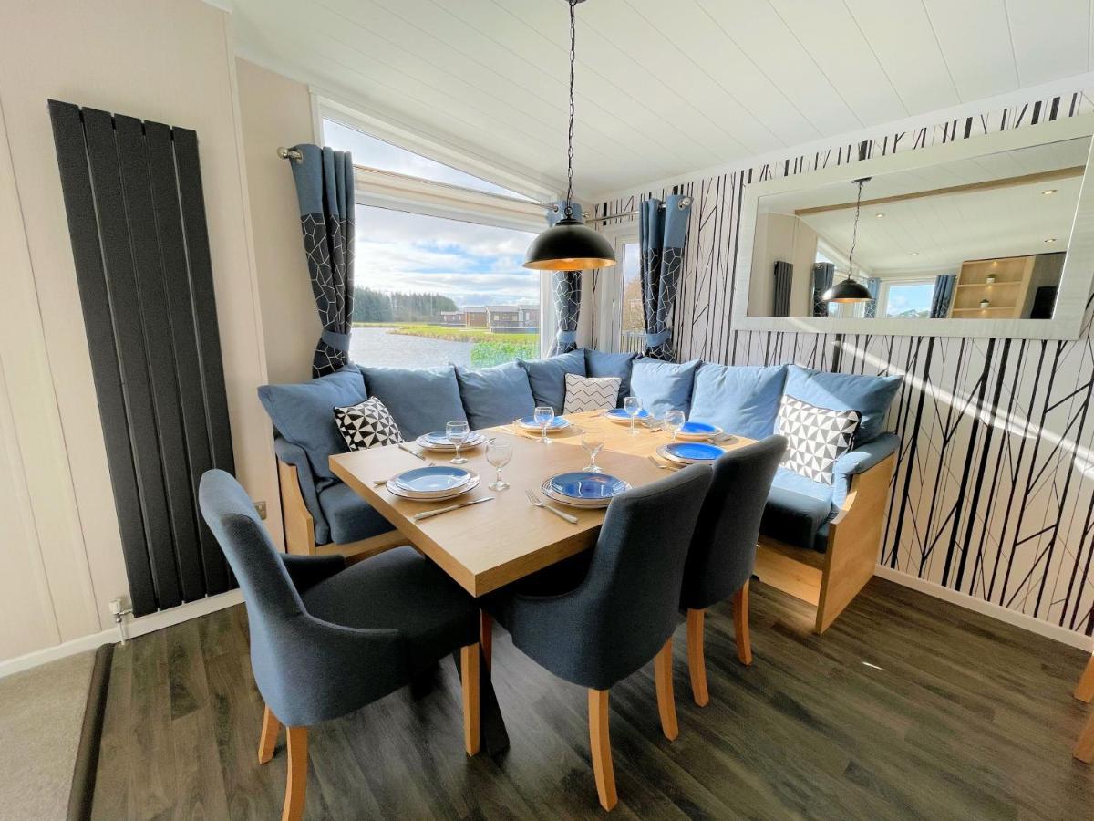Luxury Lakeside Lodge With Htub Beautiful Views アナン エクステリア 写真