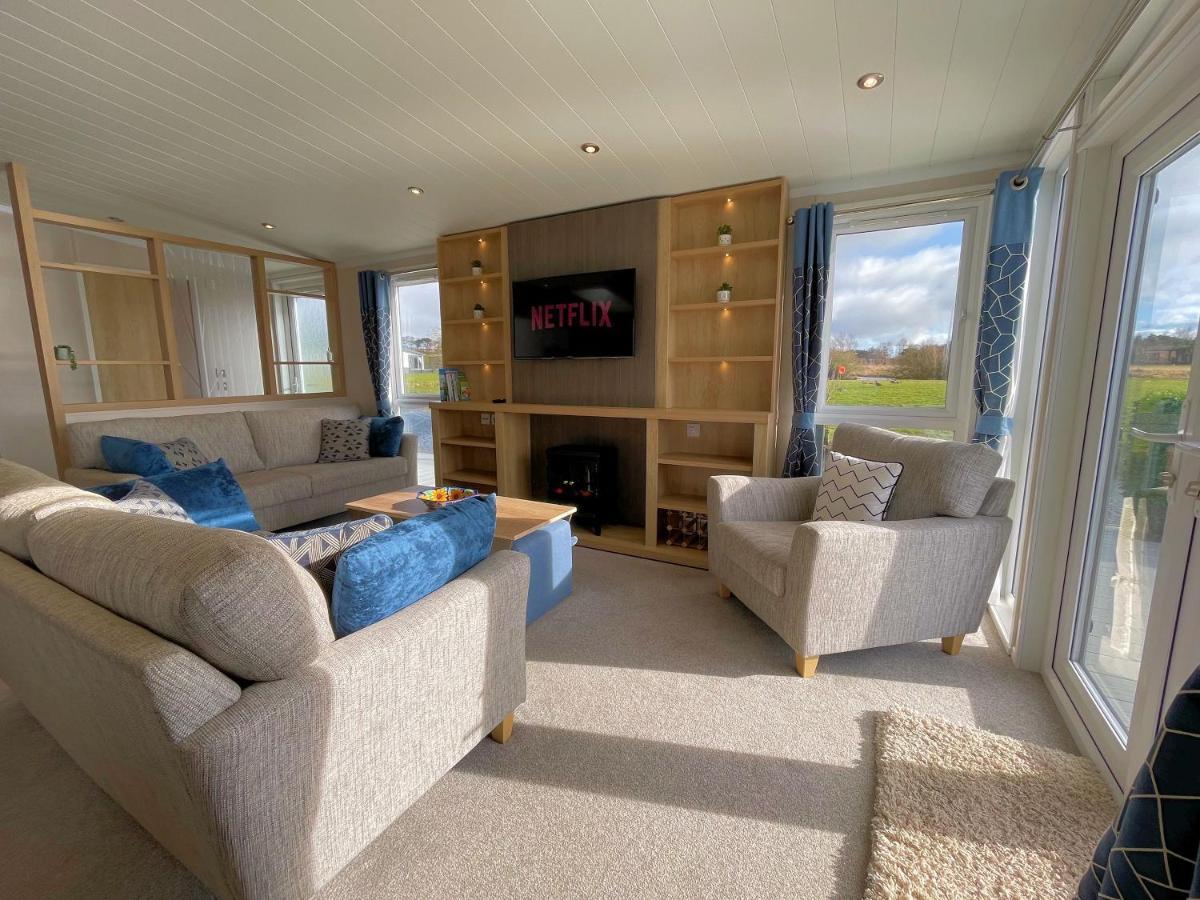 Luxury Lakeside Lodge With Htub Beautiful Views アナン エクステリア 写真