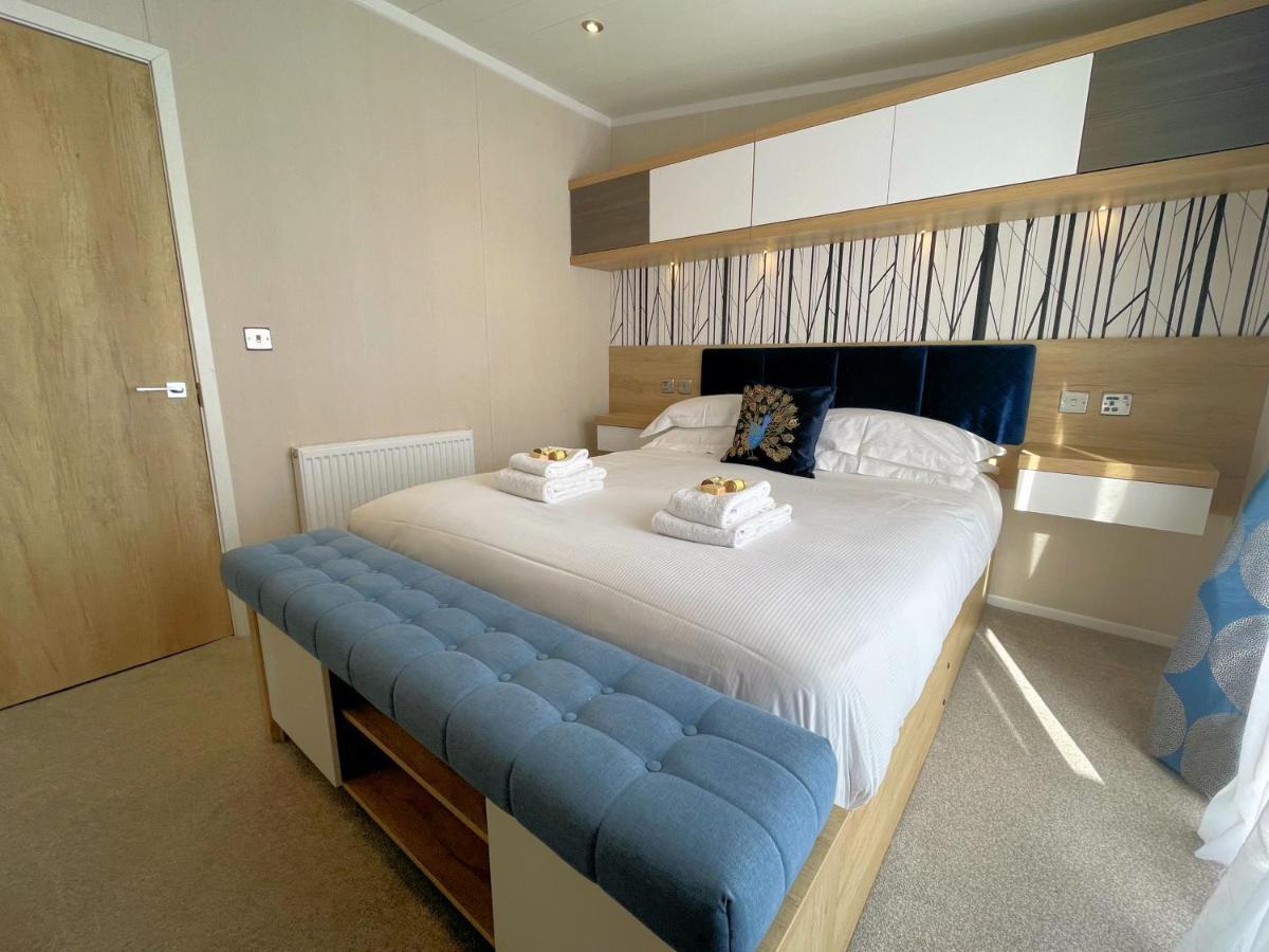 Luxury Lakeside Lodge With Htub Beautiful Views アナン エクステリア 写真
